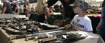 GUNS & KNIFE SHOW THOMPSON