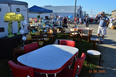 Antique Show, Elkhorn Antique Flea Market