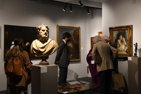 Antiques Show, PETRA