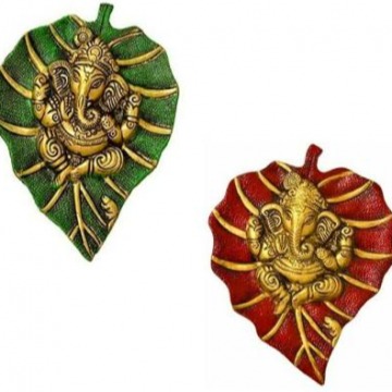 Lord Ganesha on Leaf (Red/Green)