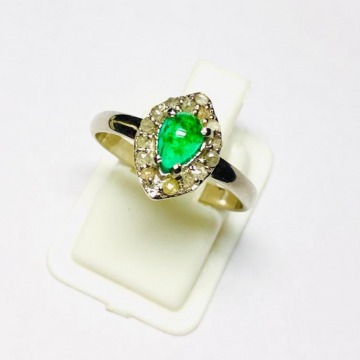 Emerald ring 