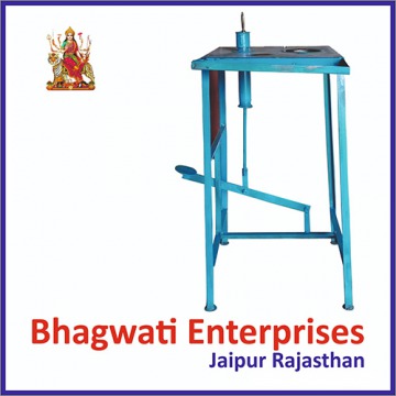 Manual Strap Fitting Machine