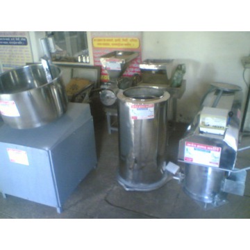 Semi Automatic Namkeen Making Machine